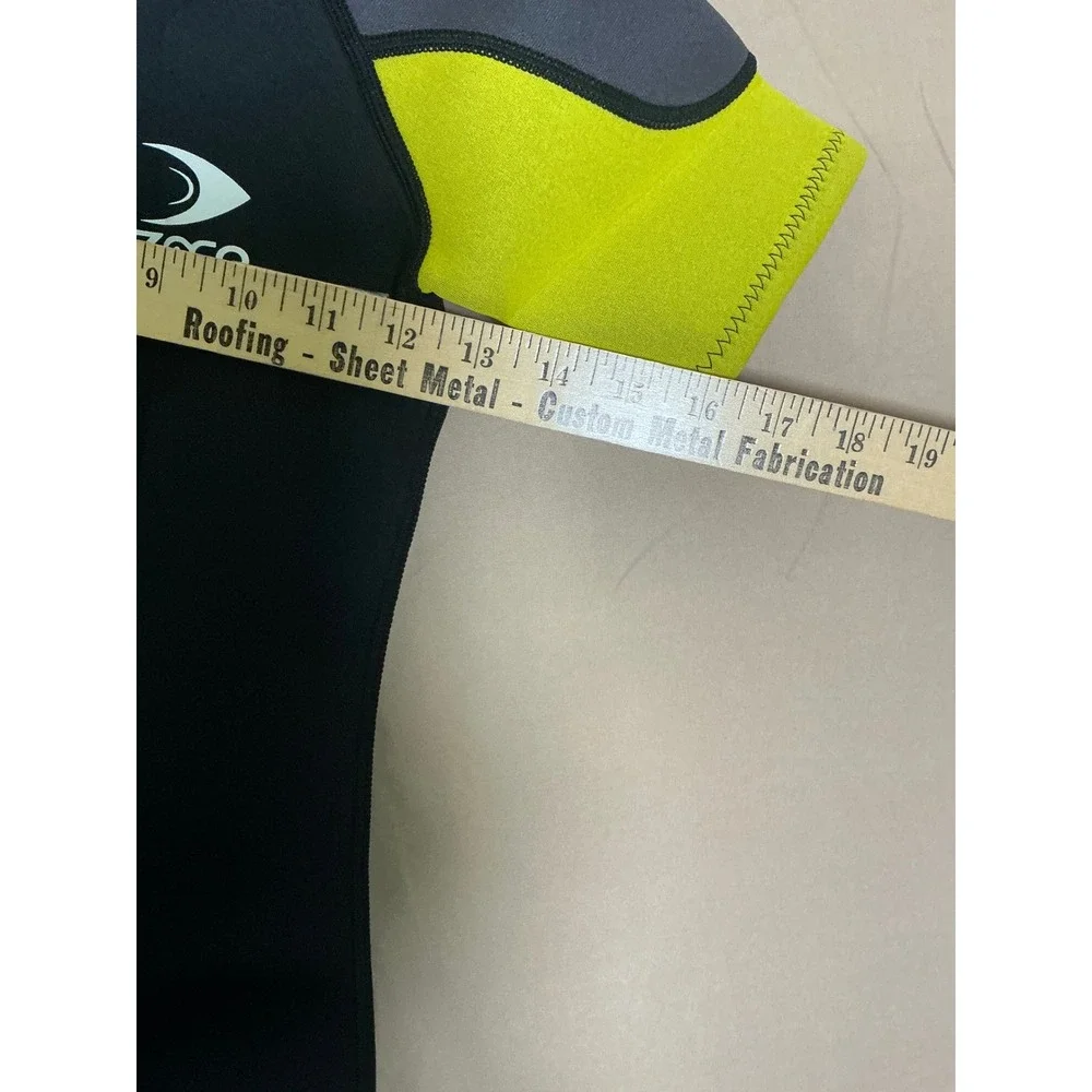 ZCCO Shorty Wetsuit Kids Size L Black Yellow NEW 2.5mm Neoprene KS305 Front Zip